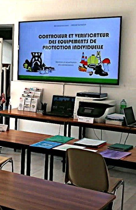 Contrôleuret vérificateur des Equipements de Protection Individuelle