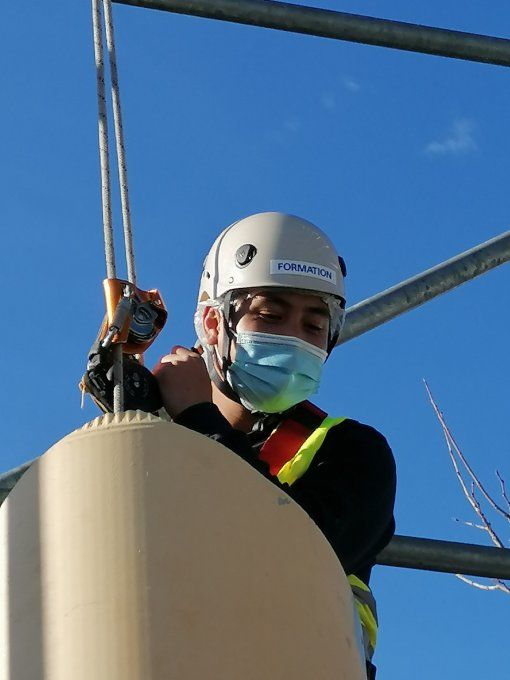 Sécurité : Travaux en espace confiné avec accès sur corde